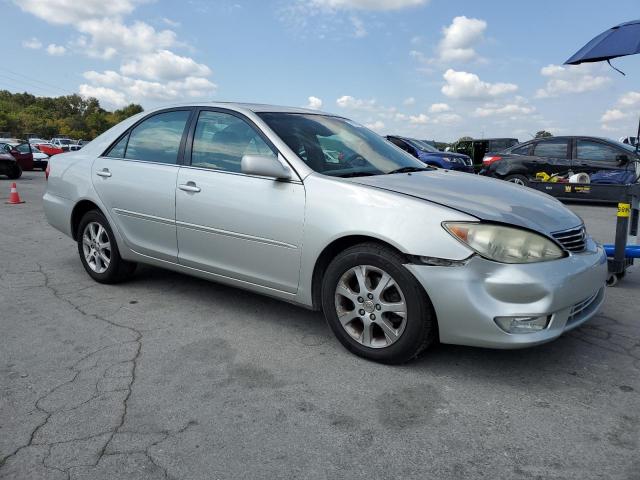 4T1BF32K15U603820 - 2005 TOYOTA CAMRY LE SILVER photo 4