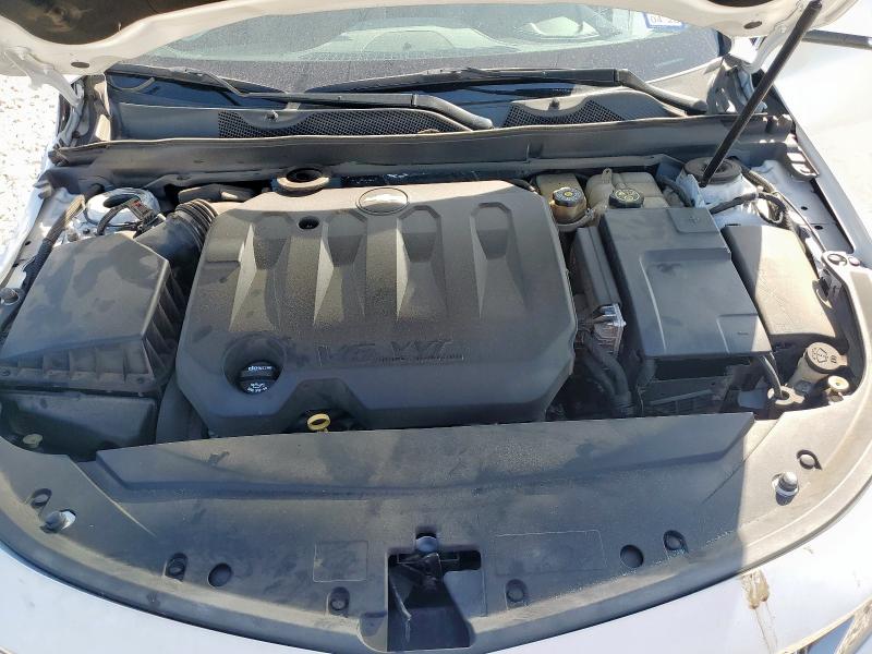 2G1105S38J9110724 - 2018 CHEVROLET IMPALA LT WHITE photo 11