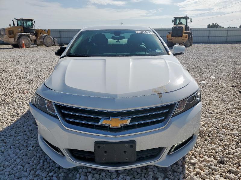 2G1105S38J9110724 - 2018 CHEVROLET IMPALA LT WHITE photo 5