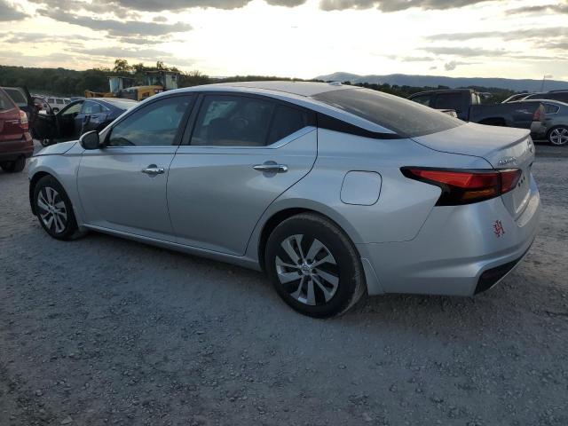 1N4BL4BV2KC133558 - 2019 NISSAN ALTIMA S SILVER photo 2