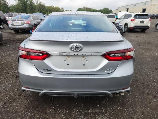 4T1G11BK3NU051181 - 2022 TOYOTA CAMRY SE ვერცხლისფერი ფოტო 6