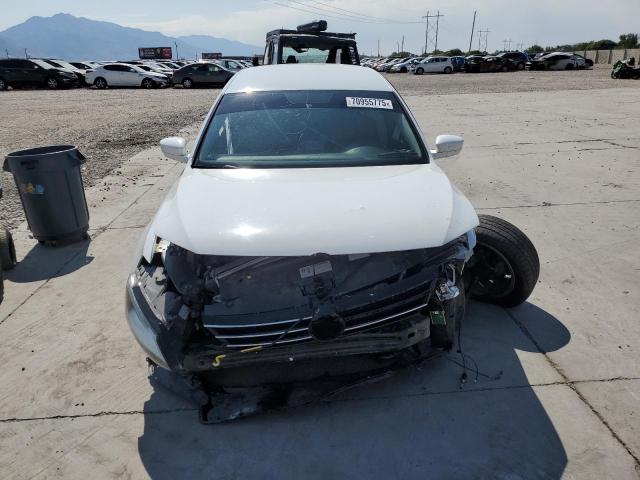 3VW2B7AJ4JM237606 - 2018 VOLKSWAGEN JETTA S أبيض صورة 5