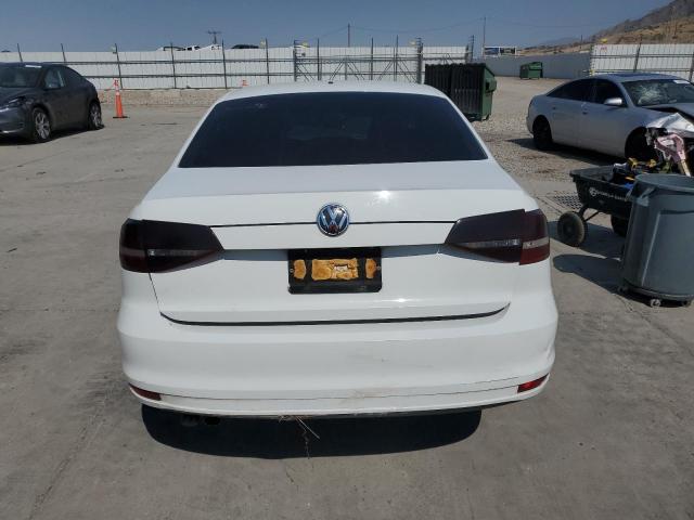 3VW2B7AJ4JM237606 - 2018 VOLKSWAGEN JETTA S أبيض صورة 6