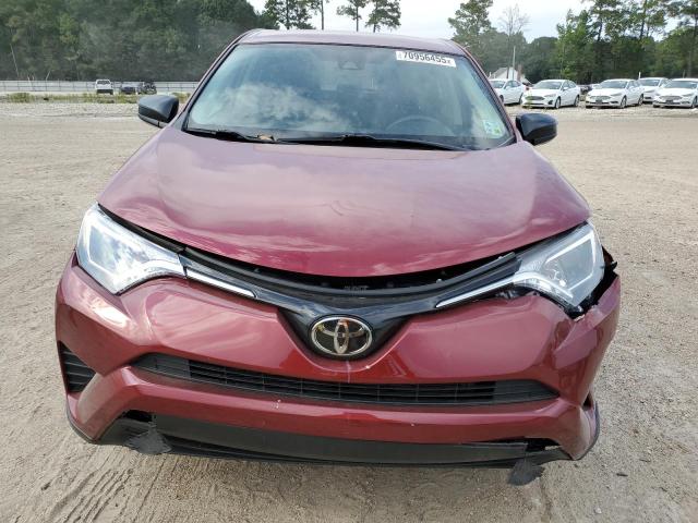 2T3ZFREV2JW425912 - 2018 TOYOTA RAV4 LE أحمر صورة 5