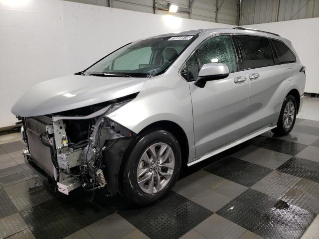 2023 TOYOTA SIENNA XLE, 