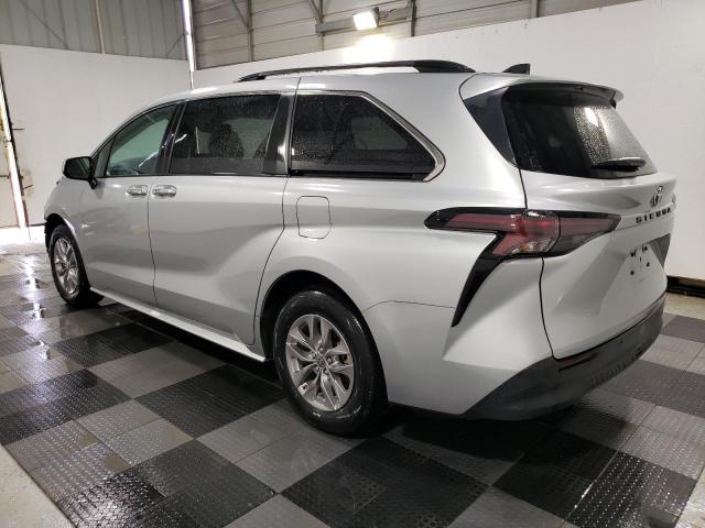 5TDJRKEC1PS163787 - 2023 TOYOTA SIENNA XLE SILVER photo 2