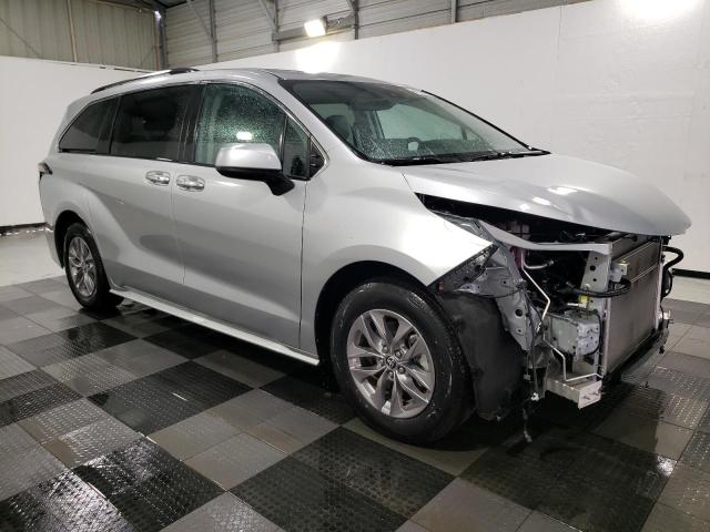 5TDJRKEC1PS163787 - 2023 TOYOTA SIENNA XLE SILVER photo 4