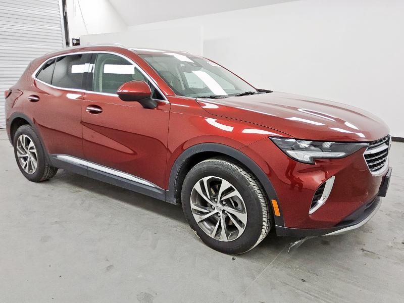 LRBFZNR42PD066179 - 2023 BUICK ENVISION ESSENCE Бордовий фото 4