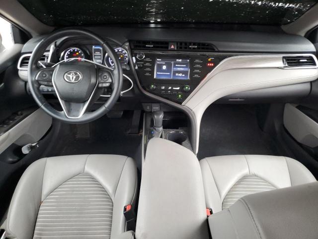 4T1B11HK4JU033994 - 2018 TOYOTA CAMRY L WHITE photo 8