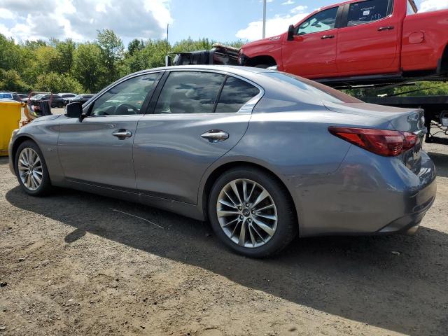 JN1EV7AR8JM442907 - 2018 INFINITI Q50 LUXE GRAY photo 2