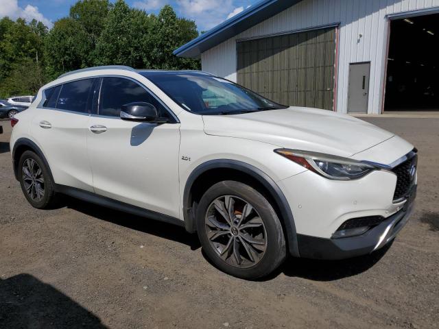 SJKCH5CR3JA042166 - 2018 INFINITI QX30 BASE WHITE photo 4