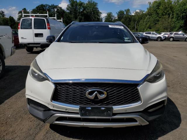 SJKCH5CR3JA042166 - 2018 INFINITI QX30 BASE WHITE photo 5