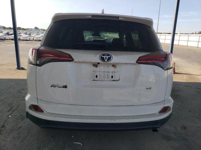 JTMZFREV4HJ140640 - 2017 TOYOTA RAV4 LE Beyaz fotoğraf 6