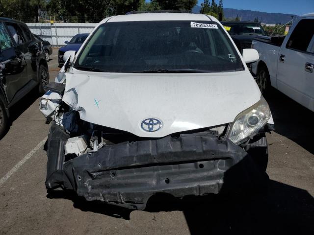 5TDKK3DC4FS629114 - 2015 TOYOTA SIENNA LE WHITE photo 5