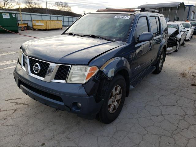 5N1AR18U95C749341 - 2005 NISSAN PATHFINDER LE BLUE photo 2