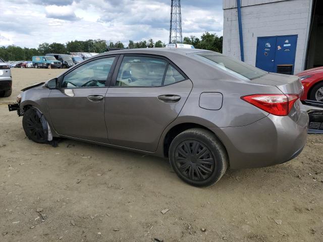 2T1BURHE9JC119920 - 2018 TOYOTA COROLLA L BROWN photo 2