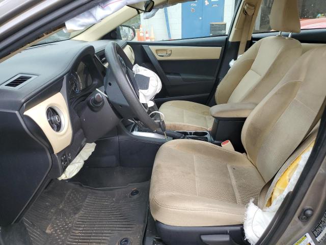 2T1BURHE9JC119920 - 2018 TOYOTA COROLLA L BROWN photo 7