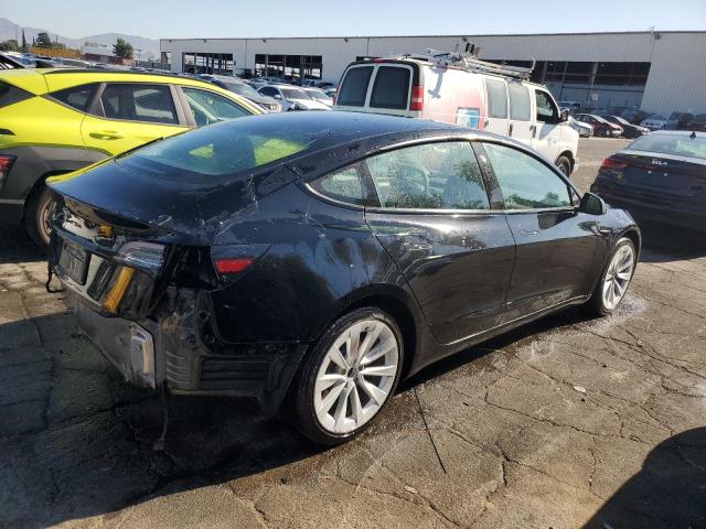 5YJ3E1EA1NF189885 - 2022 TESLA MODEL 3 BLACK photo 3