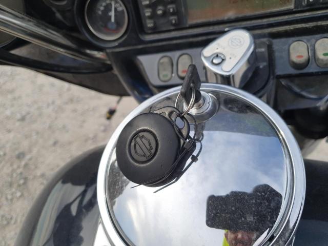 1HD1FCW126Y710420 - 2006 HARLEY-DAVIDSON FLHTCUI ორფეროვანი ფოტო 8