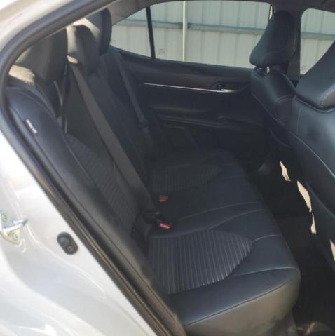 4T1B11HK3KU800008 - 2019 TOYOTA CAMRY L თეთრი ფოტო 10