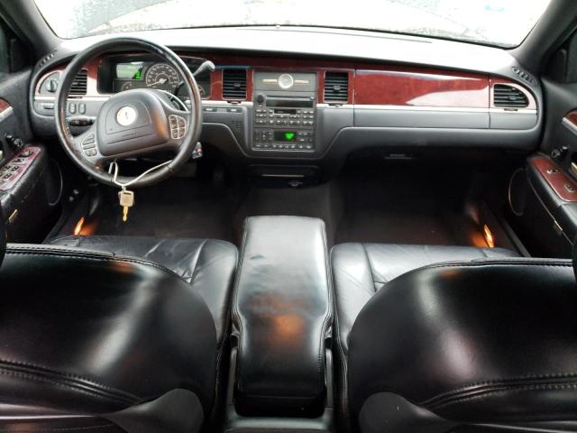 1LNHM81W54Y663561 - 2004 LINCOLN TOWN CAR EXECUTIVE BLACK photo 8