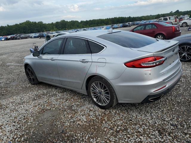 3FA6P0D91KR105816 - 2019 FORD FUSION TITANIUM فضي صورة 2