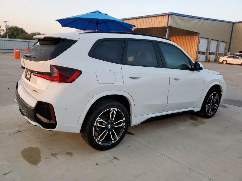 WBX73EF06P5X13432 - 2023 BMW X1 XDRIVE28I WHITE photo 3