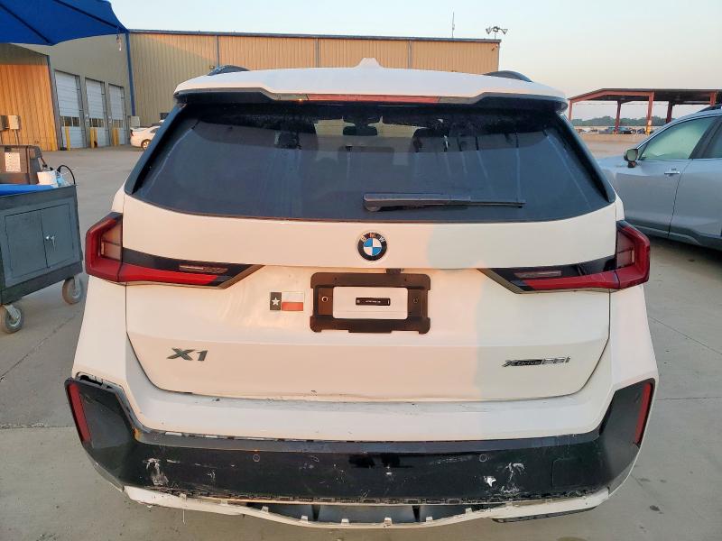 WBX73EF06P5X13432 - 2023 BMW X1 XDRIVE28I WHITE photo 6