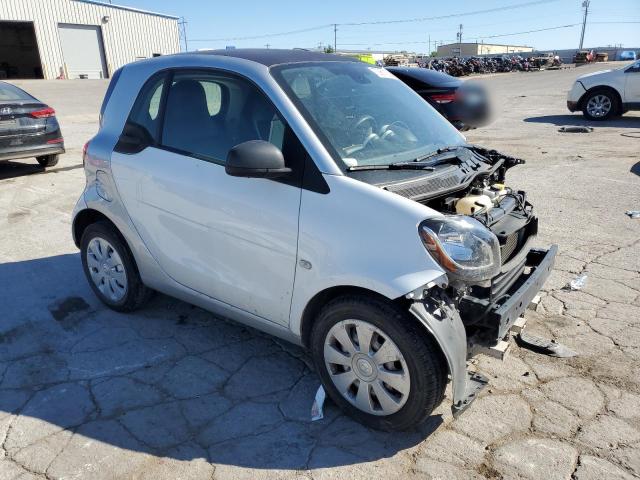 WMEFJ5DA7GK127609 - 2016 SMART FORTWO SILVER photo 4