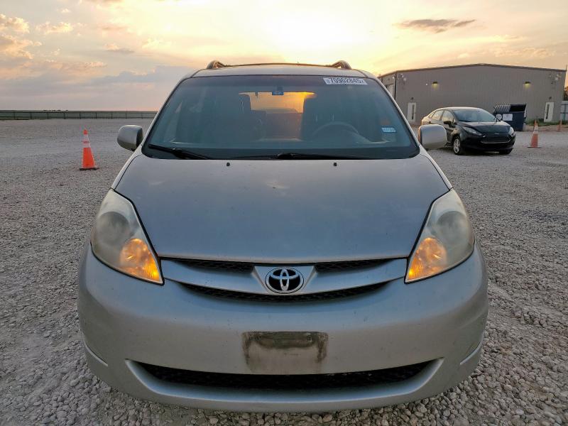 5TDYK4CC4AS298318 - 2010 TOYOTA SIENNA XLE 灰色 照片 5