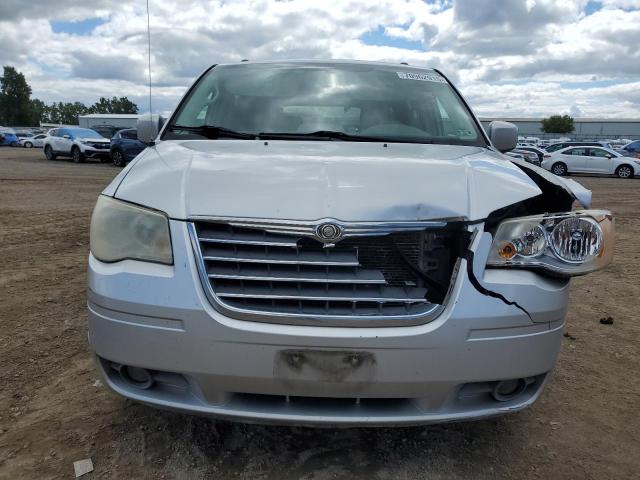 2A8HR54P58R113174 - 2008 CHRYSLER TOWN & COU TOURING Srebrny zdjęcie 5
