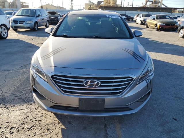 5NPE24AF7HH551955 - 2017 HYUNDAI SONATA SE 银色 照片 5
