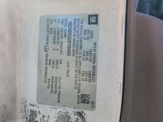 1GCWGFCA2D1904090 - 2013 CHEVROLET EXPRESS G2 WHITE photo 12