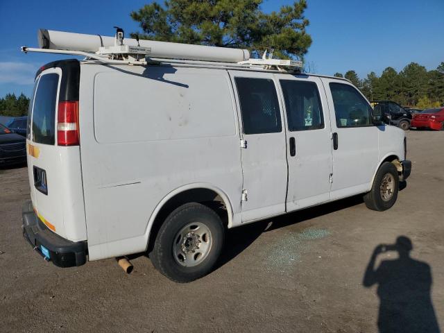 1GCWGFCA2D1904090 - 2013 CHEVROLET EXPRESS G2 WHITE photo 3