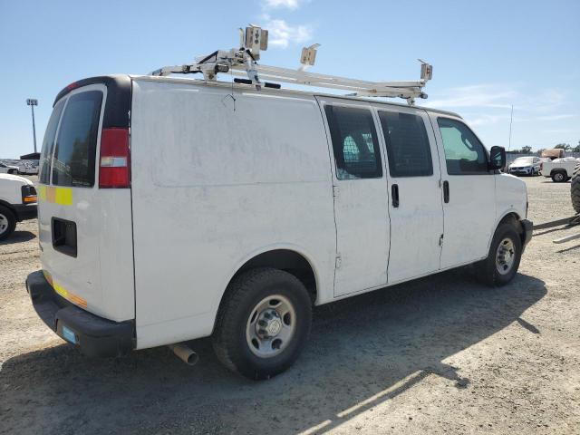 1GCWGAFP6J1184937 - 2018 CHEVROLET EXPRESS G2 WHITE photo 3