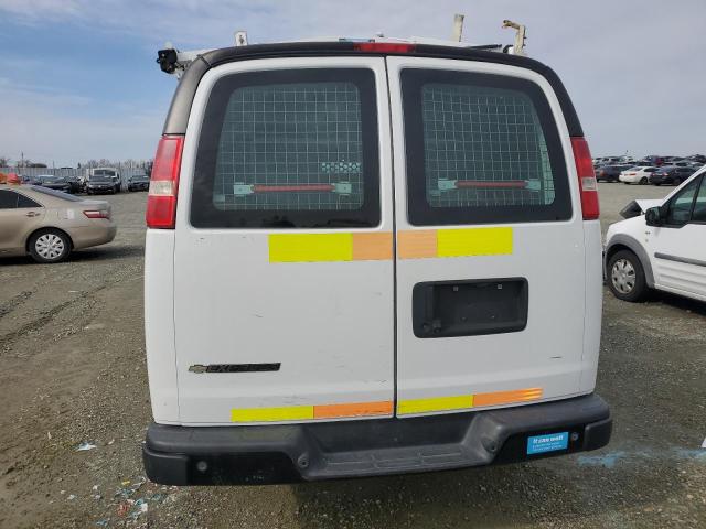 1GCWGAFP6J1184937 - 2018 CHEVROLET EXPRESS G2 WHITE photo 6