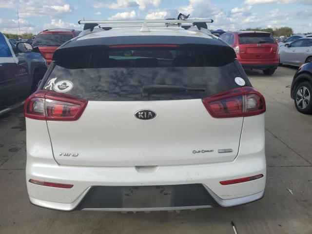 KNDCB3LC5J5163696 - 2018 KIA NIRO FE WHITE photo 6