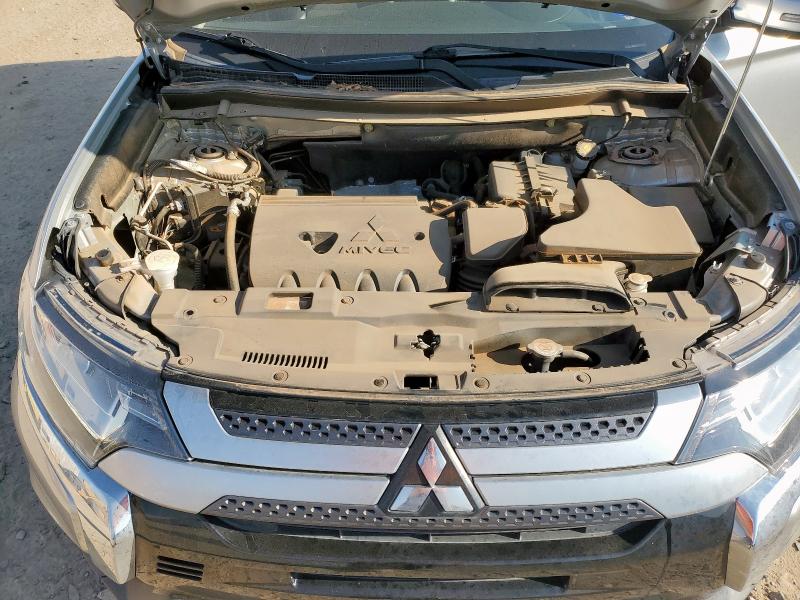 JA4AD3A39LZ044088 - 2020 MITSUBISHI OUTLANDER SE SILVER photo 12