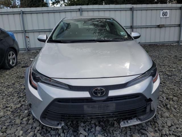 JTDB4MEE6P3011683 - 2023 TOYOTA COROLLA LE Күміс фото 5