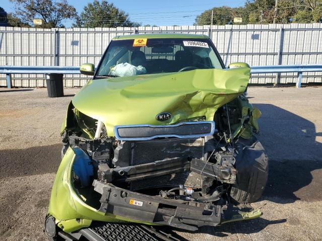 KNDJN2A29G7823190 - 2016 KIA SOUL GREEN photo 5