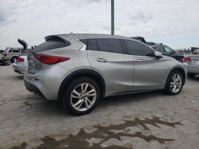 SJKCH5CP5HA023871 - 2017 INFINITI QX30 BASE SILVER photo 3