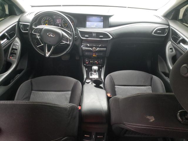 SJKCH5CP5HA023871 - 2017 INFINITI QX30 BASE SILVER photo 8