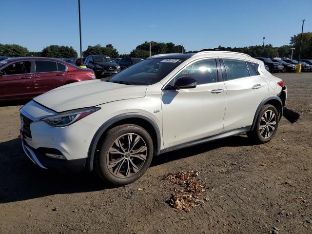 SJKCH5CRXHA034768 - 2017 INFINITI QX30 BASE WHITE photo 1
