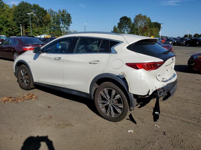 SJKCH5CRXHA034768 - 2017 INFINITI QX30 BASE WHITE photo 2