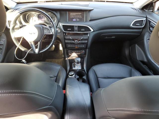 SJKCH5CRXHA034768 - 2017 INFINITI QX30 BASE WHITE photo 8