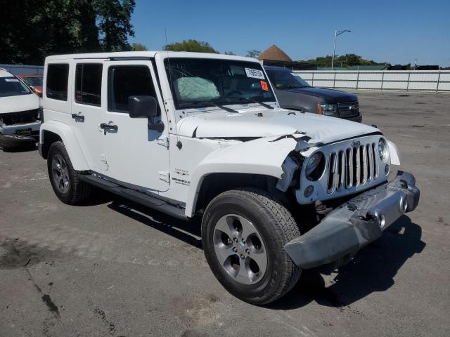 1C4BJWEG2HL724961 - 2017 JEEP WRANGLER U SAHARA WHITE photo 4