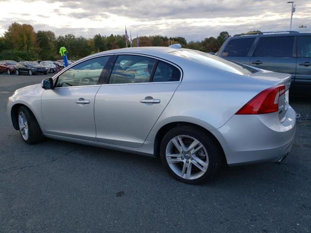 YV126MFK3F1342532 - 2015 VOLVO S60 PREMIER SILVER photo 2