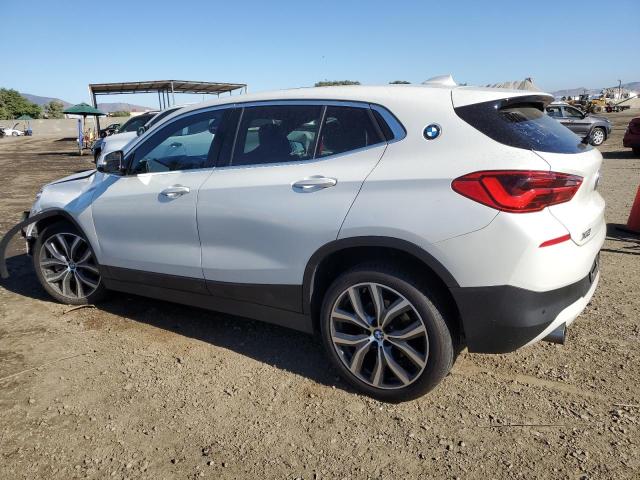 WBXYJ1C05L5P29493 - 2020 BMW X2 XDRIVE28I WHITE photo 2