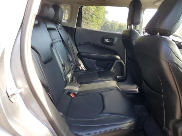 3C4NJDBBXJT113581 - 2018 JEEP COMPASS LATITUDE رمادي صورة 11
