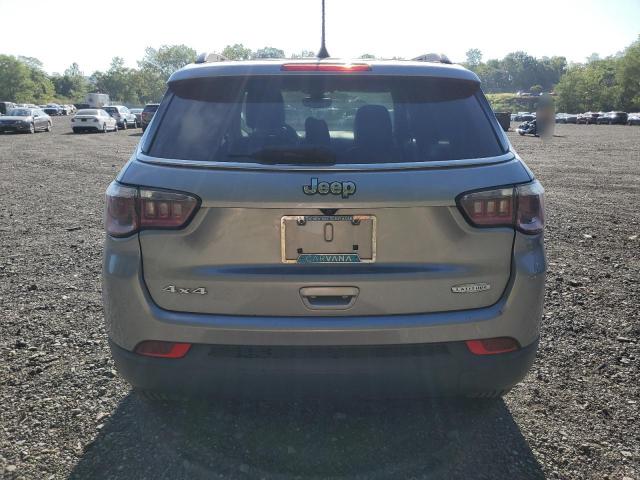 3C4NJDBBXJT113581 - 2018 JEEP COMPASS LATITUDE رمادي صورة 6